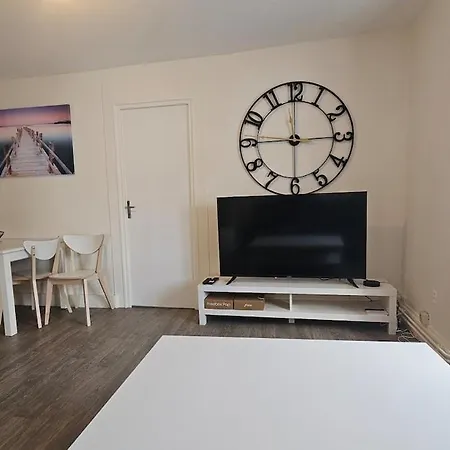 La Taniere Sedanaise 2 Bedrooms Parking Wifi