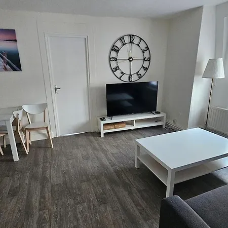 La Taniere Sedanaise 2 Bedrooms Parking Wifi Apartment *