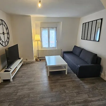 La Taniere Sedanaise 2 Bedrooms Parking Wifi Apartment Sedan